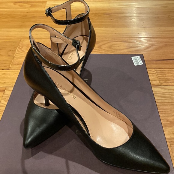 Black leather heels with patent leather ankle straps sz 8 in like new condition - Picture 1 of 15